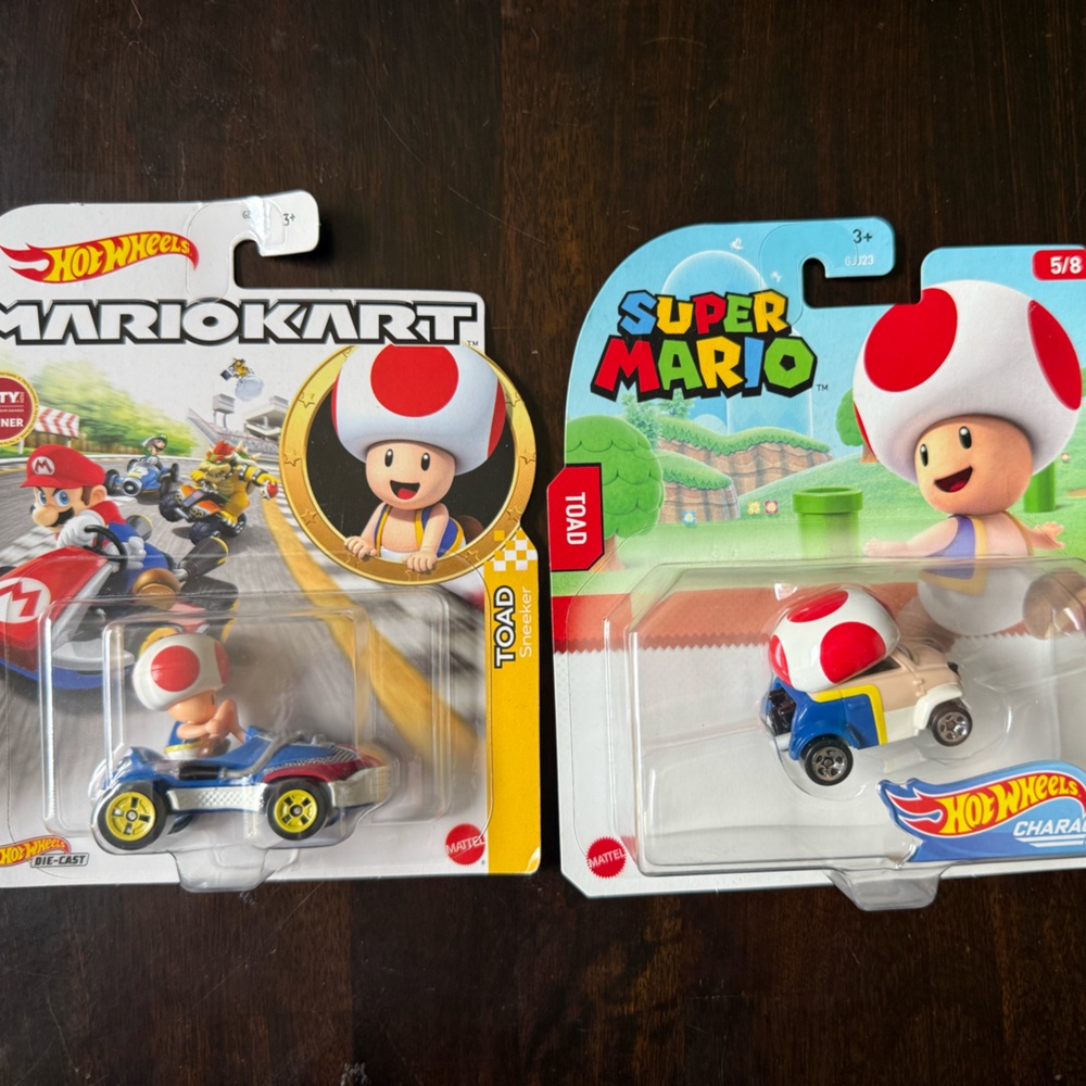Super Mario Toad Kart - Red and White